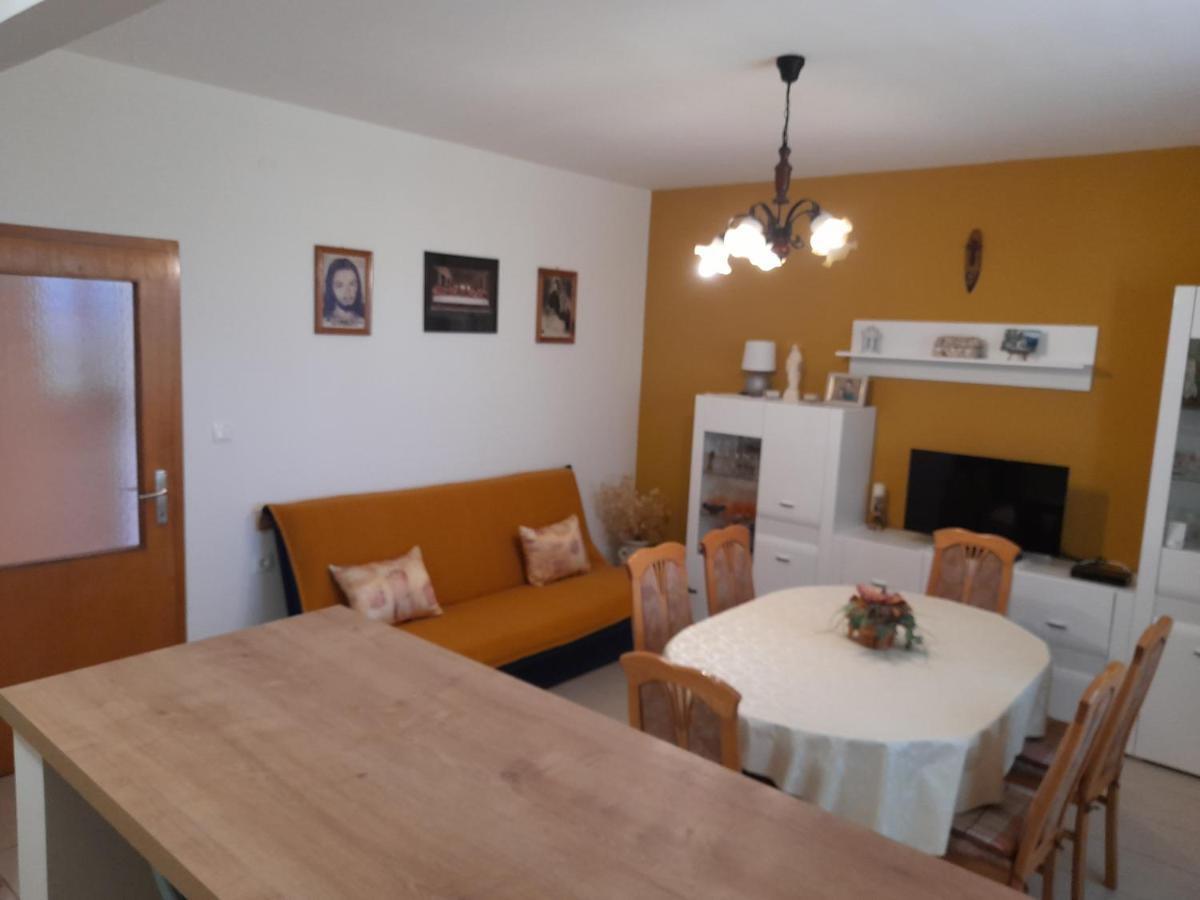 塞尼Apartman Lipa公寓 外观 照片